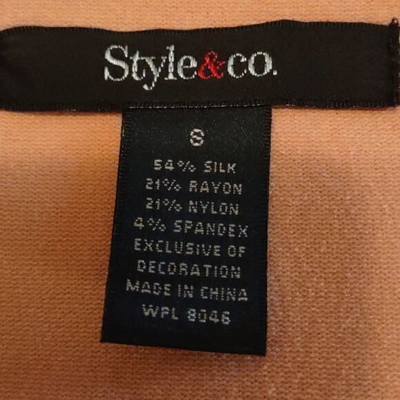 Style & Co Women's size S‎ pastel peach top crochet sleeves studded neckline - Picture 5 of 8